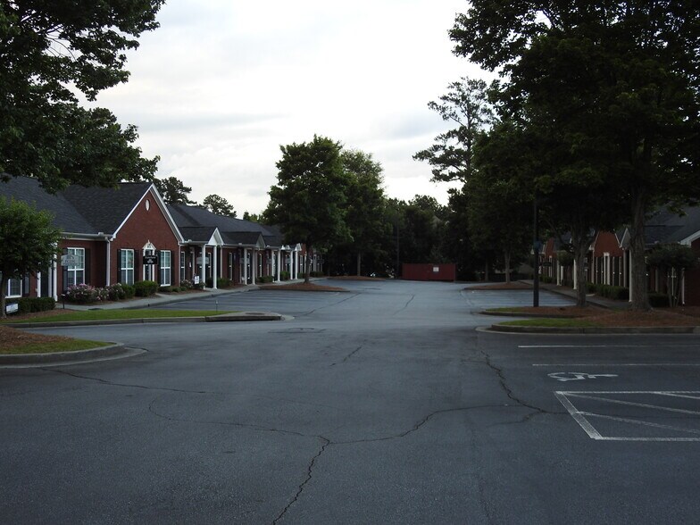 1050 Shiloh Rd NW, Kennesaw, GA à louer - Photo de l’immeuble – Image 2 sur 15