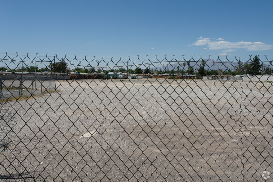 2595 N Las Vegas Blvd, North Las Vegas, NV à vendre - Photo de l’immeuble – Image 3 sur 7