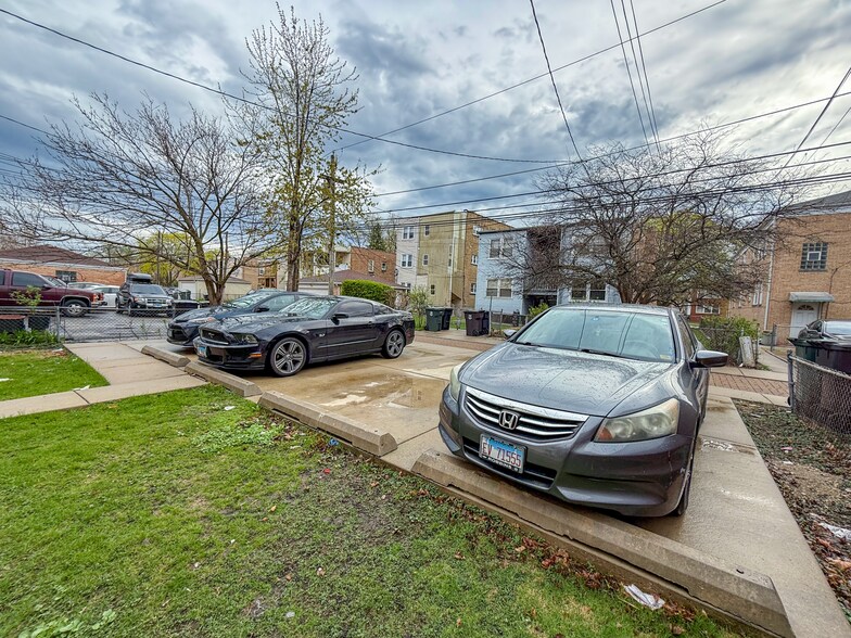 8137 Keating Ave, Skokie, IL à vendre - Photo de l’immeuble – Image 2 sur 11
