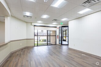 2200-2202 W Spring Creek Pky, Plano, TX à louer Hall d’entrée– Image 1 sur 12