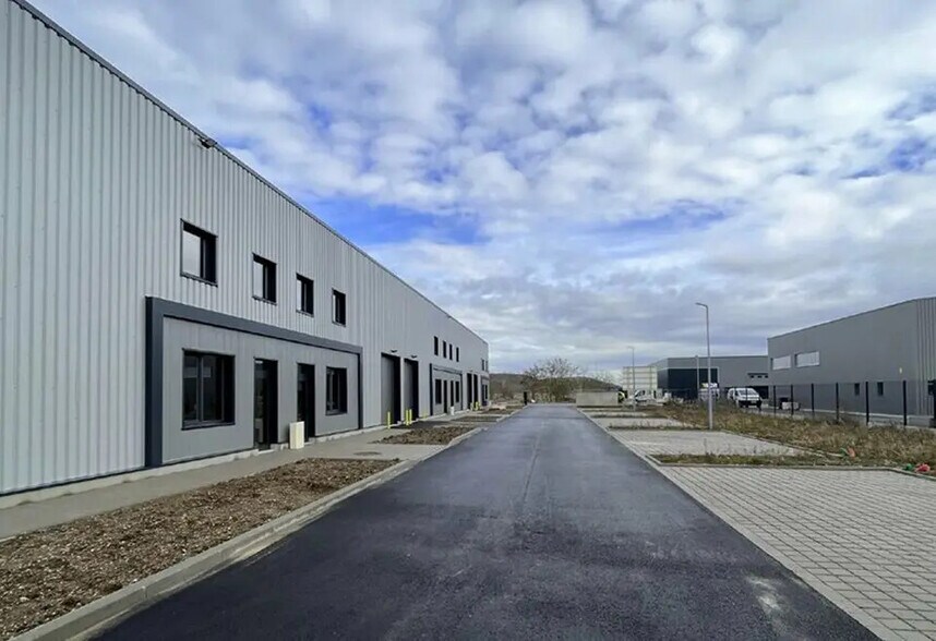 Local d’activités dans Wittelsheim à louer - Photo de l’immeuble – Image 2 sur 6