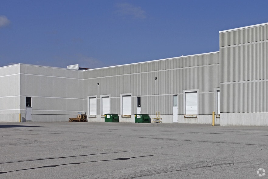 3585 Laird Rd, Mississauga, ON à louer - Photo de l’immeuble – Image 2 sur 5