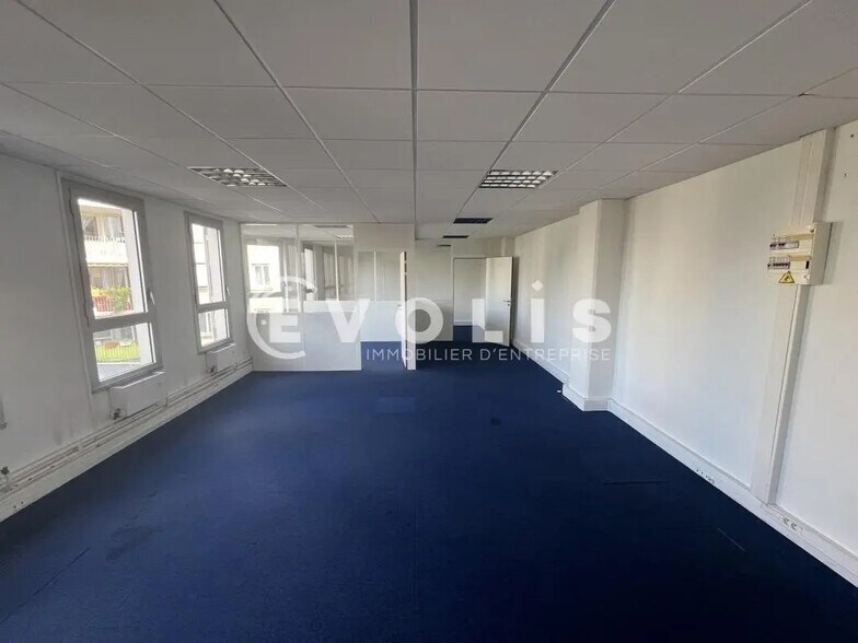 Bureau dans Noisy-le-Grand à vendre - Photo de l’immeuble – Image 1 sur 8