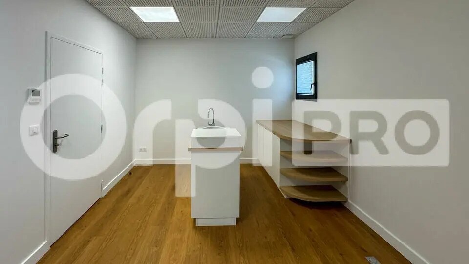 Bureau dans Saint-Vincent-de-Tyrosse à louer - Photo intérieure – Image 1 sur 2