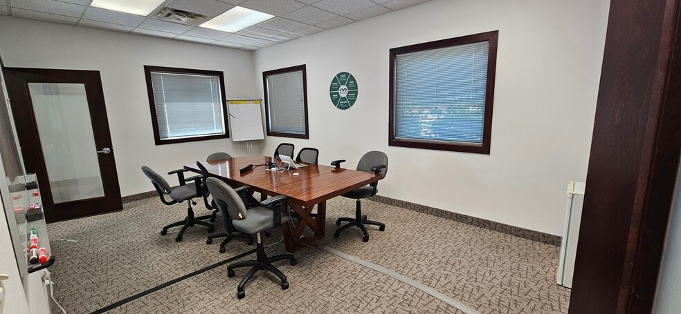 3610 Oakwood Hills Pky, Eau Claire, WI à louer - Photo intérieure – Image 2 sur 9