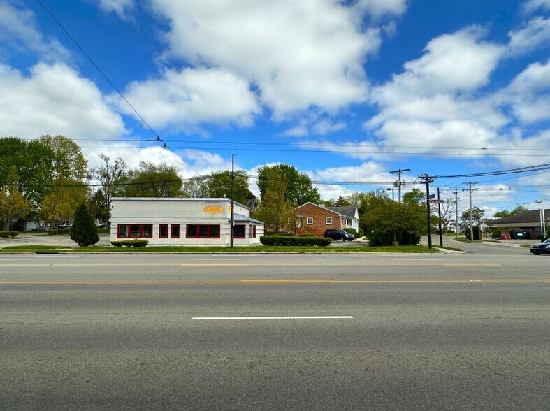 3910 Far Hills Ave, Dayton, OH à louer - Photo de l’immeuble – Image 1 sur 10