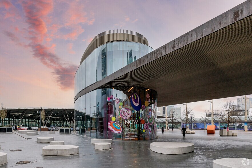 Peninsula Sq, Londres à louer - Photo de l’immeuble – Image 3 sur 10