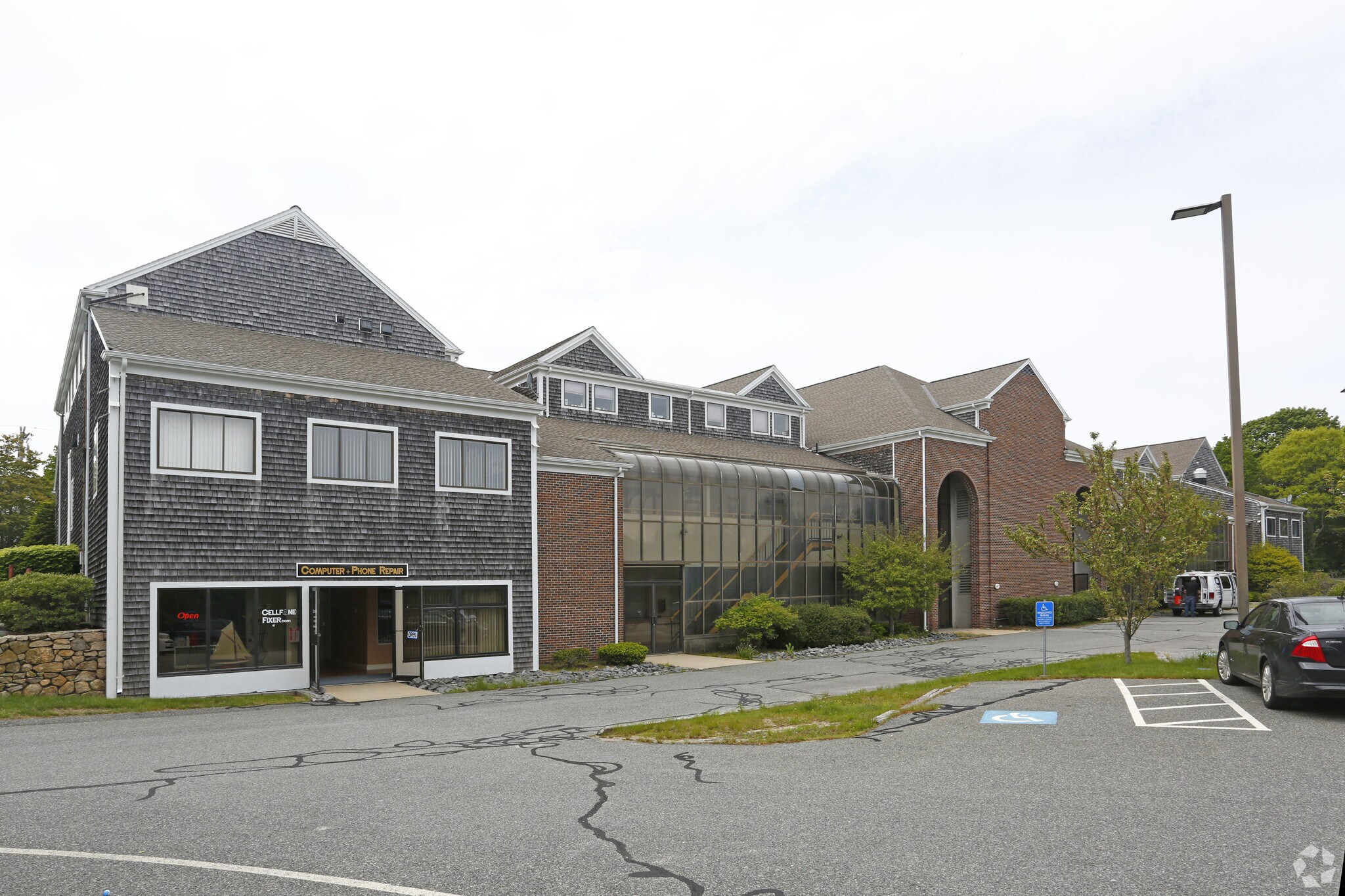 205 Worcester Ct, Falmouth, MA à vendre Photo principale– Image 1 sur 45