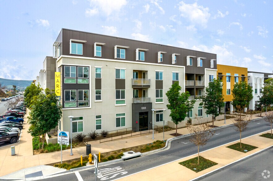 1045 Armorlite Dr, San Marcos, CA à louer - Photo de l’immeuble – Image 1 sur 20