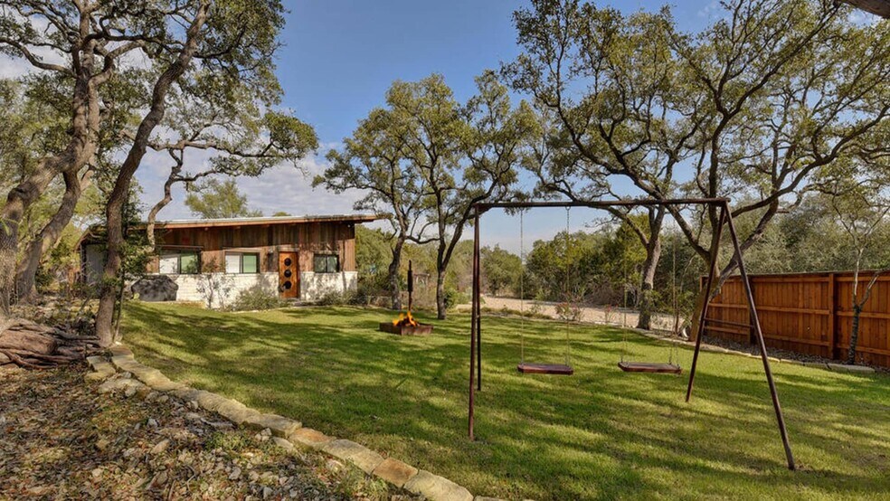 8700 Gallant Fox Rd, Austin, TX à louer - Photo de l’immeuble – Image 3 sur 9