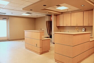 1810 Murchison Dr, El Paso, TX à louer Photo de l’immeuble– Image 2 sur 8