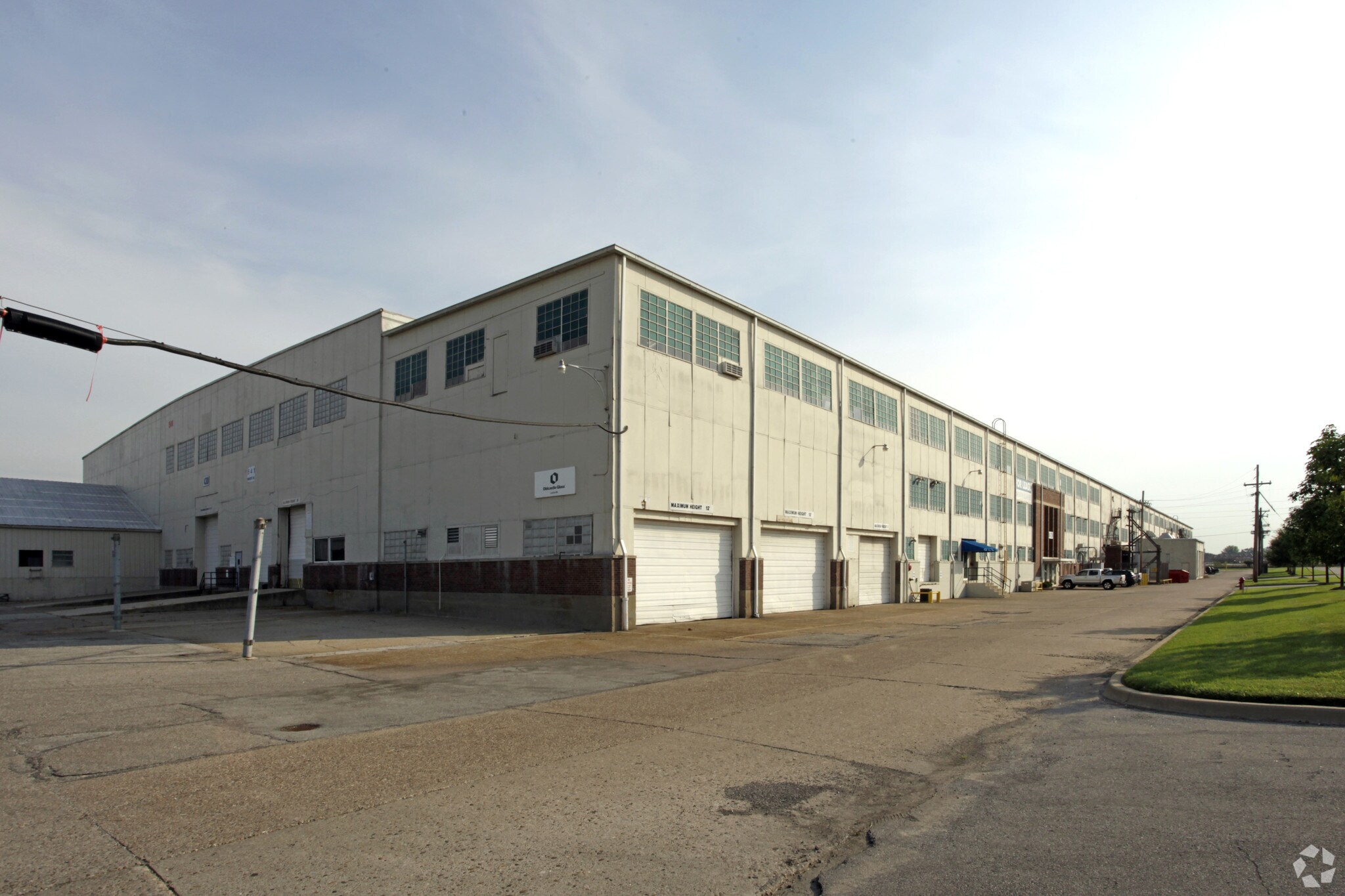 541 Industry Rd, Louisville, KY à louer Photo principale– Image 1 sur 12
