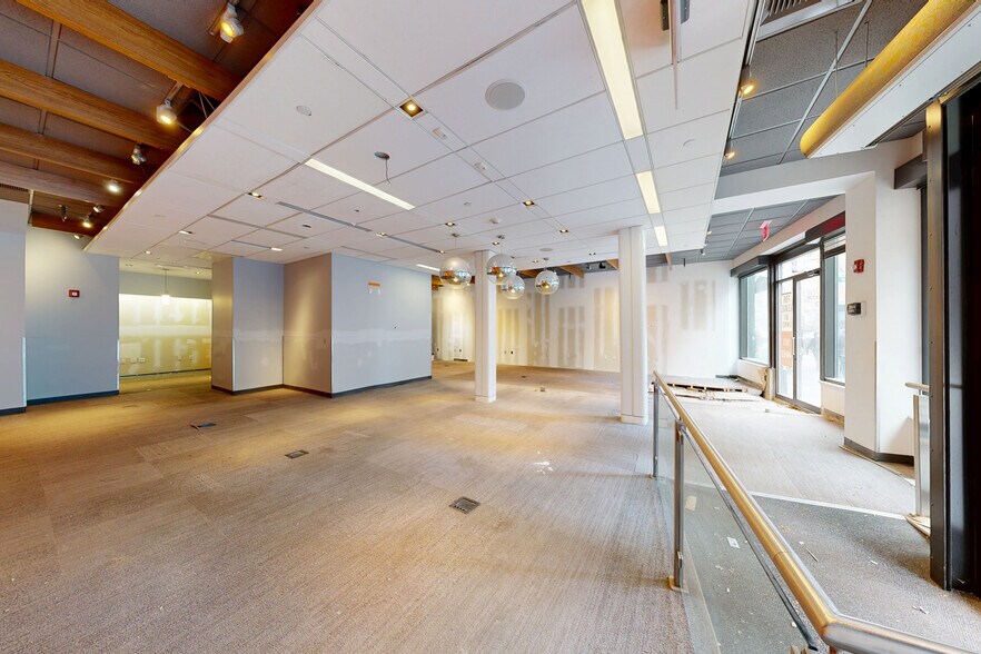2193-2195 Broadway, New York, NY à louer - Numérisation 3D Matterport – Image 2 sur 9