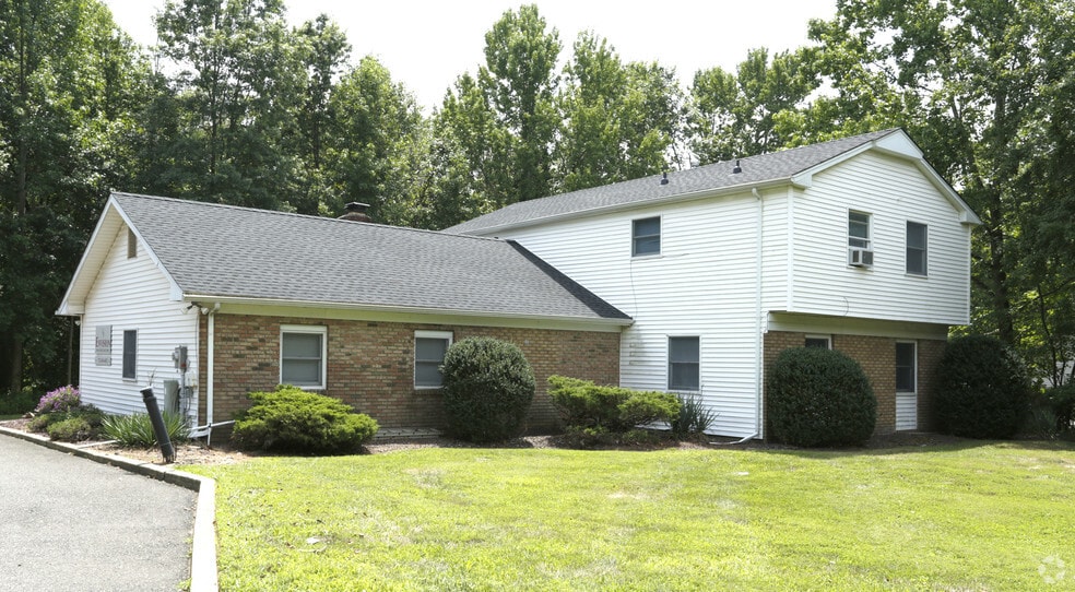 189 Route 9 S, Manalapan Township, NJ à vendre - Photo principale – Image 1 sur 1