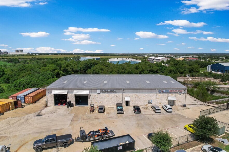 1481 Robert S Light Blvd, Buda, TX à louer - Photo de l’immeuble – Image 1 sur 15