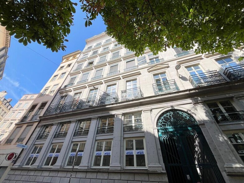 11 Place Croix-Paquet, Lyon à louer - Photo de l’immeuble – Image 1 sur 19