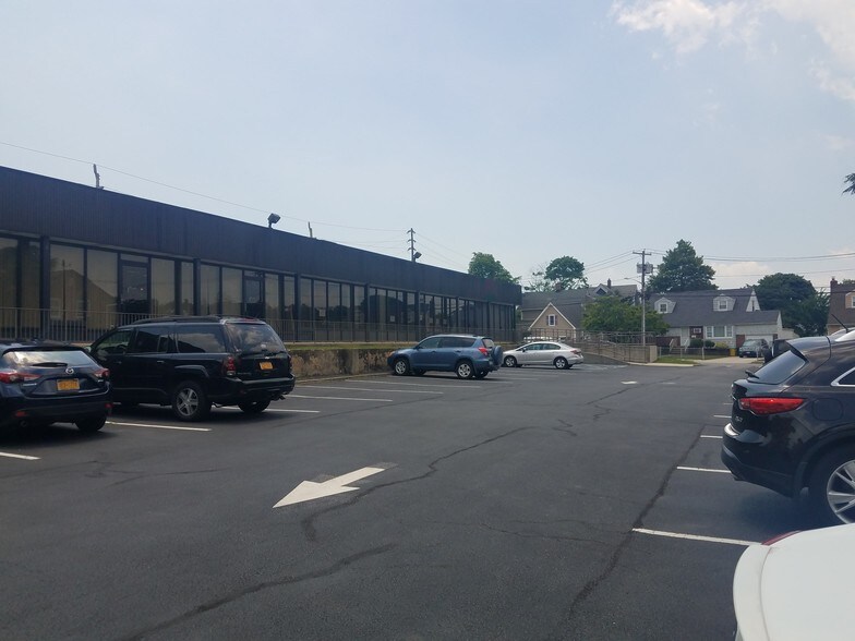1200 W Broadway, Hewlett, NY à louer - Photo de l’immeuble – Image 3 sur 3