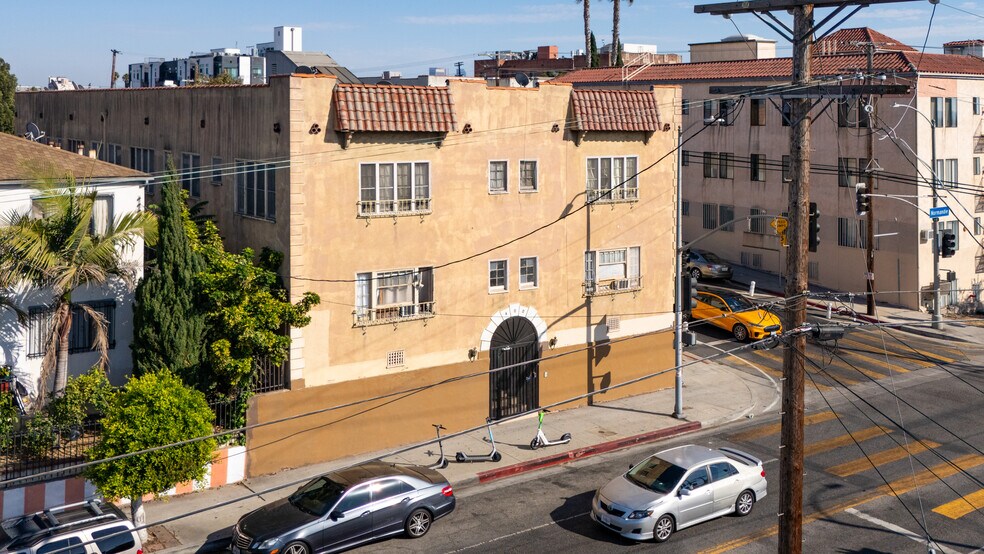 400 N Normandie Ave, Los Angeles, CA à vendre - Photo de l’immeuble – Image 3 sur 3
