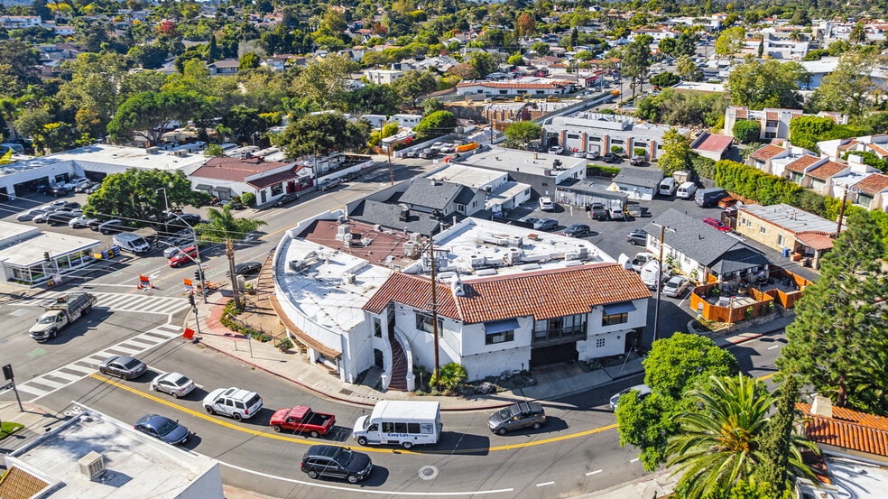 2700 De La Vina St, Santa Barbara, CA à vendre - Photo de l’immeuble – Image 2 sur 6