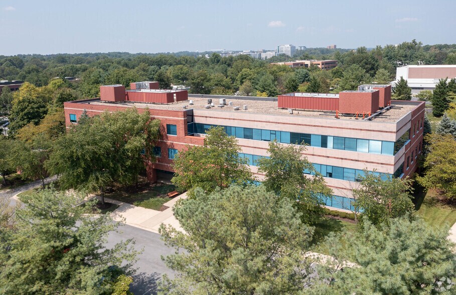 6325 Woodside Ct, Columbia, MD à louer - Photo de l’immeuble – Image 3 sur 9