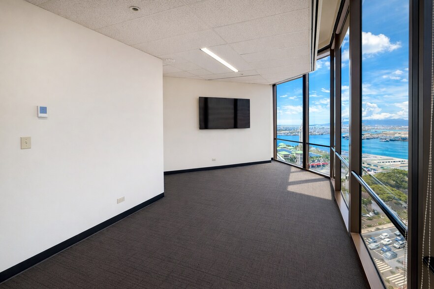 733 Bishop St, Honolulu, HI à louer - Photo intérieure – Image 3 sur 4