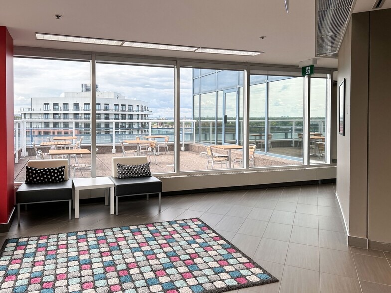 895 Don Mills Rd, Toronto, ON à louer - Photo intérieure – Image 3 sur 14