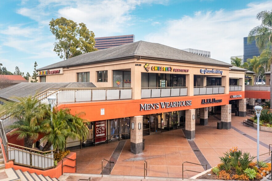 3900-3940 S Bristol St, Santa Ana, CA à louer - Photo de l’immeuble – Image 1 sur 9