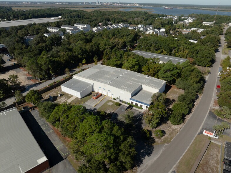 415 Jessen Ln, Charleston, SC à vendre - Photo de l’immeuble – Image 2 sur 25