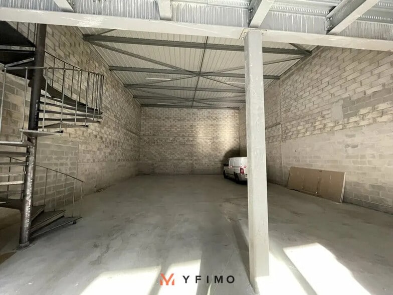 Local d’activités dans Boinvilliers à louer - Photo intérieure – Image 2 sur 5