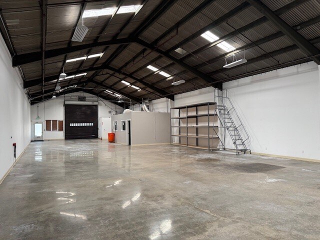 985 E San Carlos Ave, San Carlos, CA à louer - Photo intérieure – Image 2 sur 10