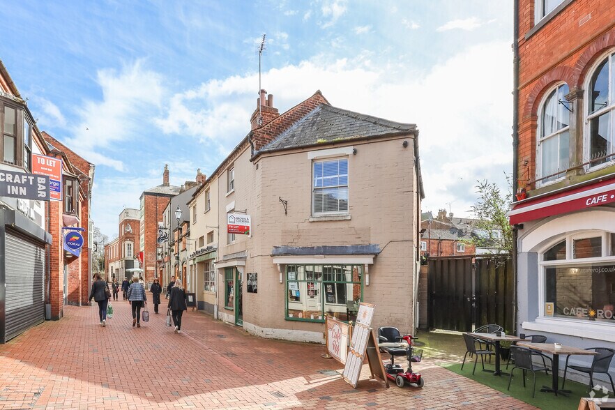 3-4 Chapel St, Rugby à louer - Photo principale – Image 1 sur 2