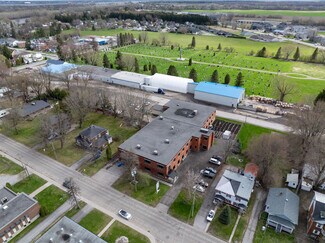 Plus de détails pour 471 Av Gilles-Villeneuve, Berthierville, QC - Industriel/Logistique à vendre