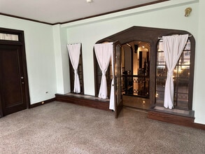 164 Division St, Elgin, IL à louer Photo intérieure– Image 2 sur 6