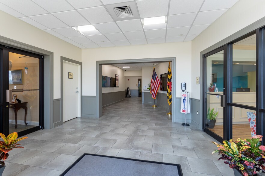 5301 Buckeystown Pike, Frederick, MD à louer - Hall d’entrée – Image 2 sur 5