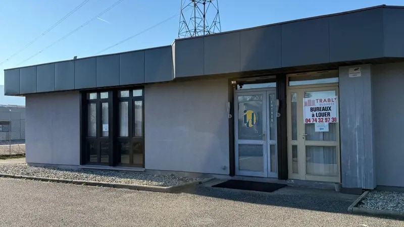 Bureau dans Saint-Genis-Pouilly à louer Photo de l’immeuble– Image 1 sur 9