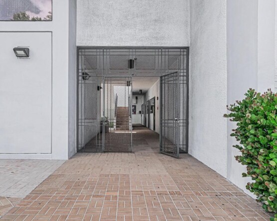 4524 Gun Club Rd, West Palm Beach, FL à vendre - Photo de l’immeuble – Image 3 sur 8