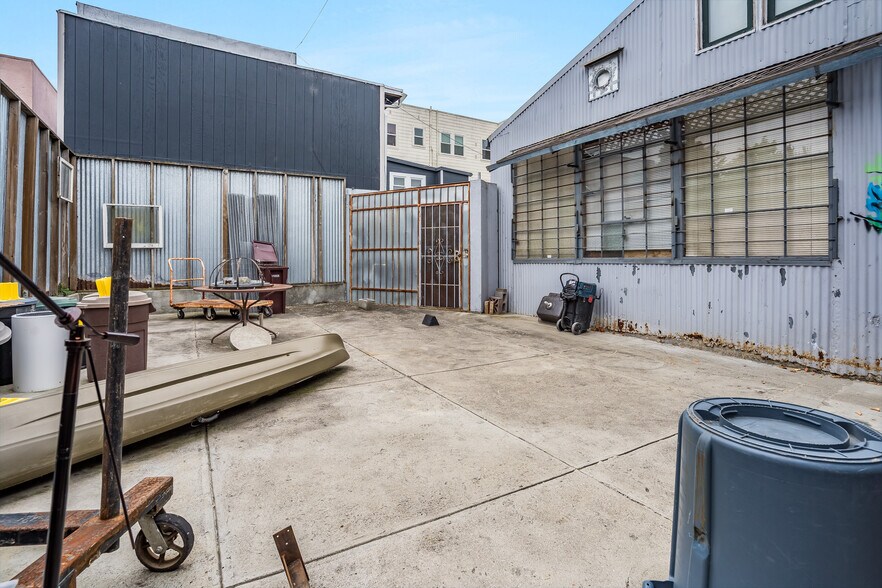5526 San Pablo Ave, Oakland, CA à vendre - Photo de l’immeuble – Image 3 sur 16
