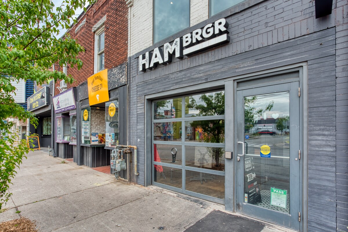 207 Ottawa St N, Hamilton, ON à vendre Photo de l’immeuble– Image 1 sur 17
