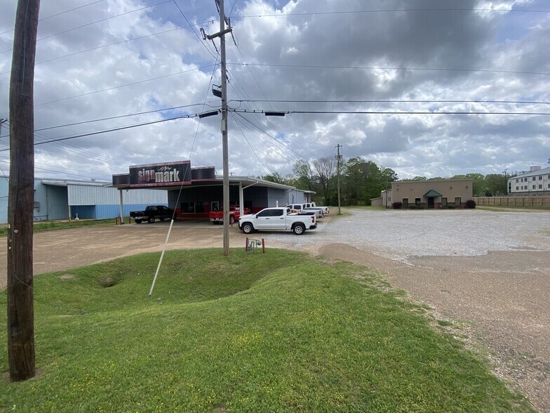 224-228 Pearson Rd - Income Producing portefeuille de 2 biens à vendre sur LoopNet.fr - Photo de l’immeuble – Image 2 sur 15