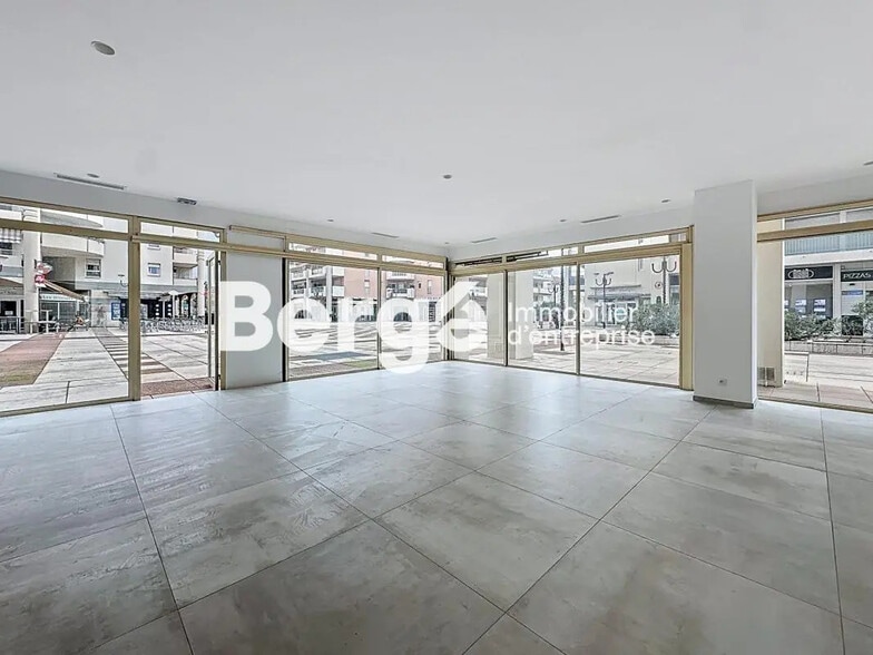 Local commercial dans Antibes à louer - Photo intérieure – Image 1 sur 4