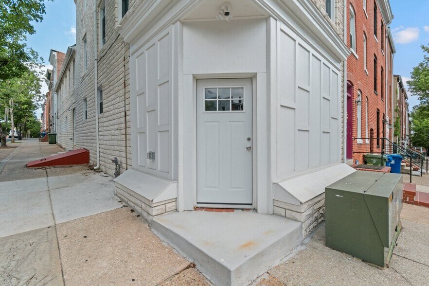 101 S Poppleton St, Baltimore, MD à vendre - Photo de l’immeuble – Image 3 sur 33