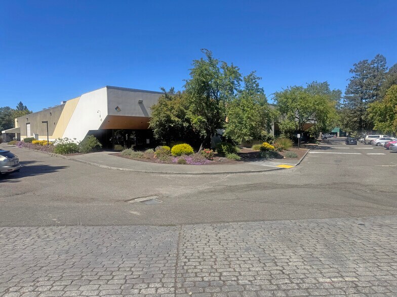 500 Tesconi Cir, Santa Rosa, CA à vendre - Photo de l’immeuble – Image 2 sur 5