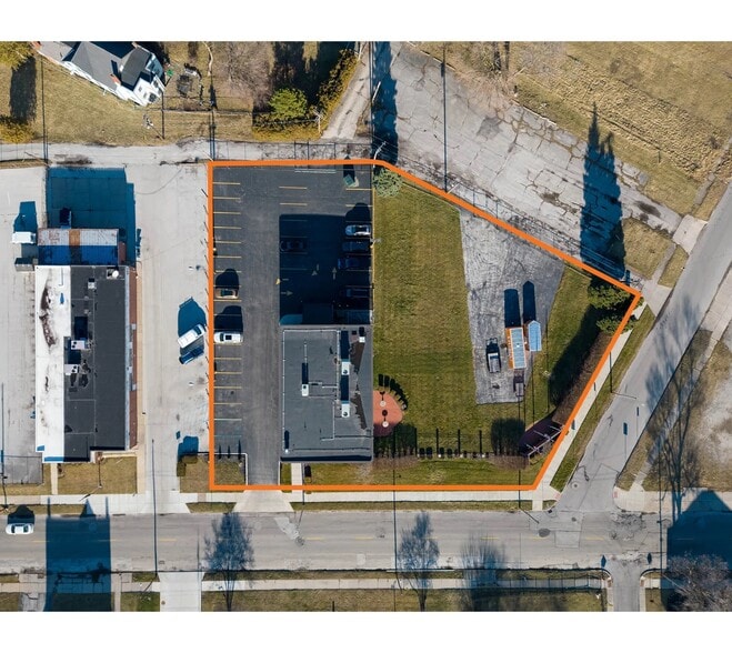 2270 Ashland Ave, Toledo, OH à vendre - Aérien – Image 2 sur 12