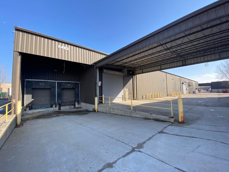 8462 Ronda Dr, Canton, MI à vendre - Photo de l’immeuble – Image 3 sur 3