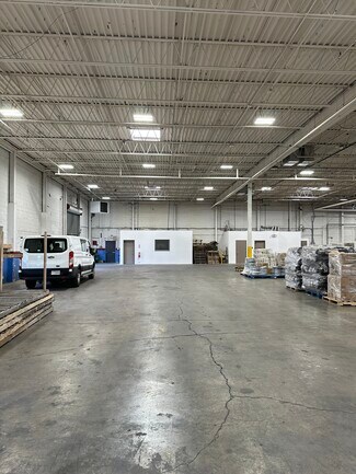 Plus de détails pour 240-260 W Nyack Rd, West Nyack, NY - Industriel/Logistique à louer