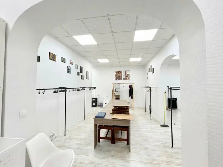 Bureau dans Paris à louer - Photo de l’immeuble – Image 2 sur 8