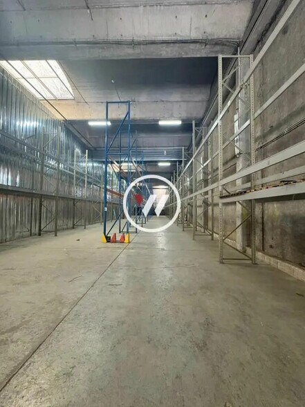 Industriel/Logistique dans Gonesse à louer - Photo de l’immeuble – Image 1 sur 6