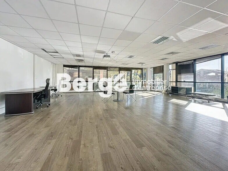 Bureau dans SOPHIA ANTIPOLIS à vendre - Photo de l’immeuble – Image 3 sur 16