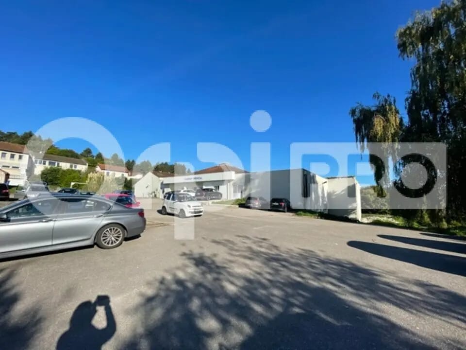 Local commercial dans Le Palais-sur-Vienne à louer Photo de l’immeuble– Image 1 sur 4