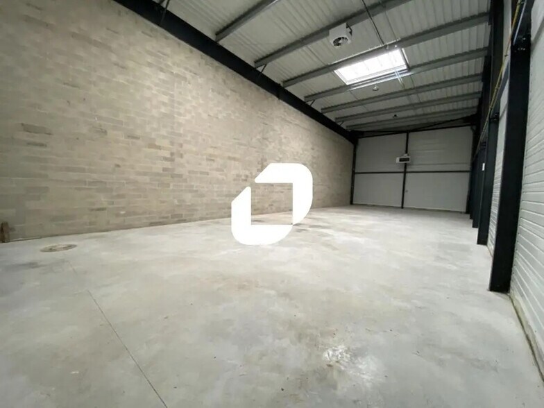 Bureau dans Bussy-Saint-Georges à louer - Photo de l’immeuble – Image 3 sur 5